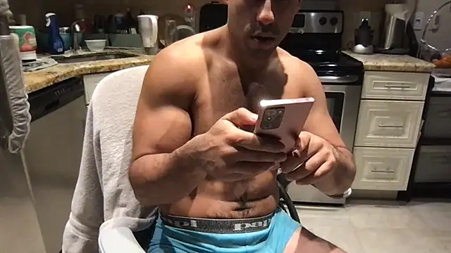 BigGuyMuscle – Naživo XXX chat