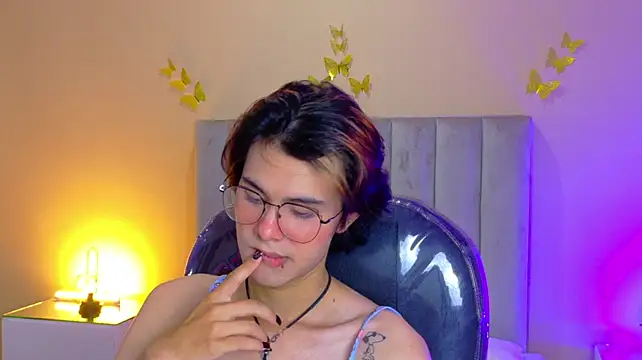 Онлайн чат XXX Derek_Sinn