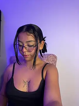 paulaa21_1's Live XXX Chat