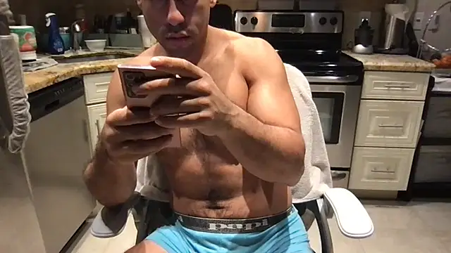 BigGuyMuscle Live XXX Chat