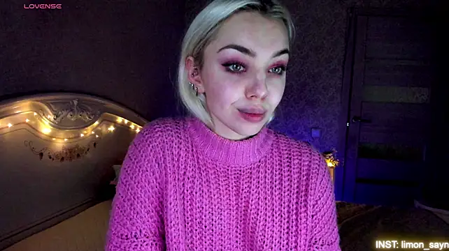 Czat XXX na żywo – LillyMoure_