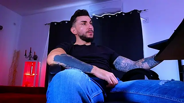 MightyAaron66 Live XXX-chat