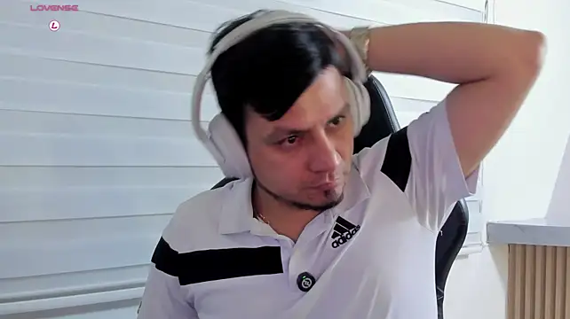 Онлайн чат XXX Rick_Adams