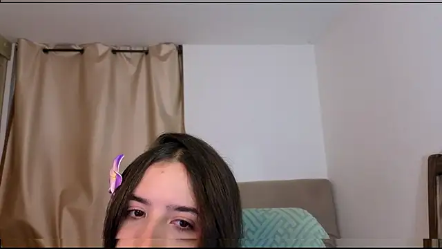 _alicia_z Adlı Modelin Canlı XXX Sohbeti