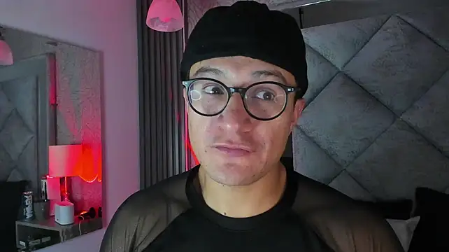 Онлайн чат XXX Hassbyd