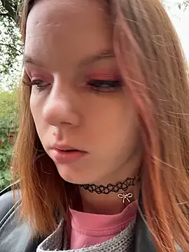 Chat XXX ao vivo de CherryBombs-