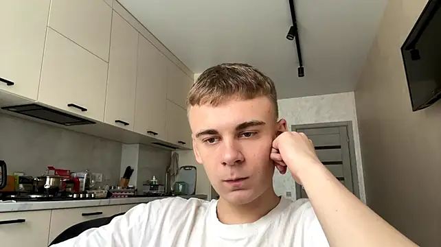 SoloFury 现场XXX聊天