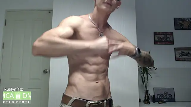 Živý XXX chat Rustynf1tz_