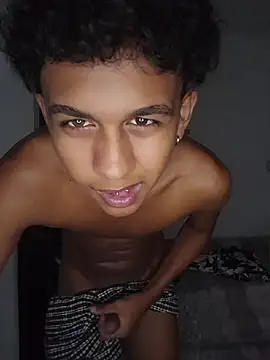 YourCaramelBoy's Live XXX Chat