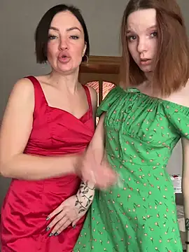 CherryBombs-'s Live XXX Chat
