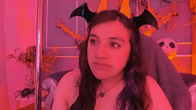 TaraTaylorr Live XXX-Chat