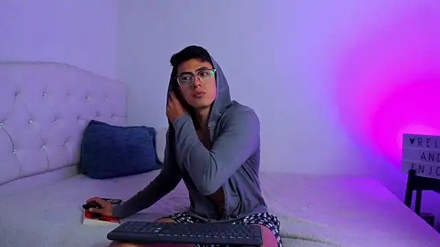 Chatroom XXX en direct de Caramelo_Bryan