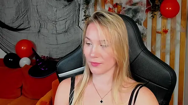 ElaraVoltage – Live XXX-chat
