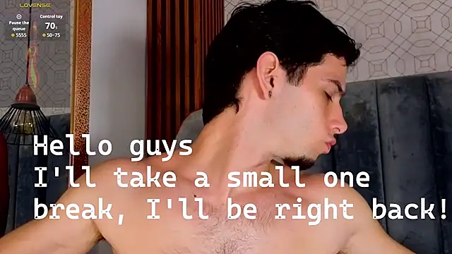 צ'אט XXX בשידור חי של isaacblaze_