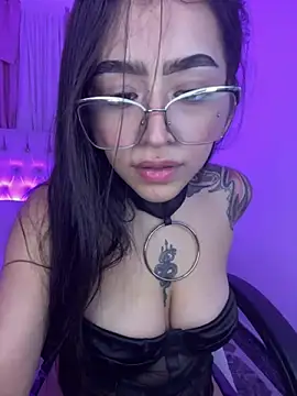 sophi_karter Adlı Modelin Canlı XXX Sohbeti