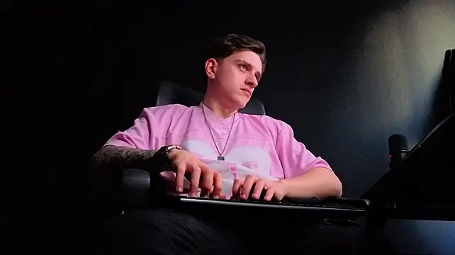 FelixStarkk: онлайн-секс-чат