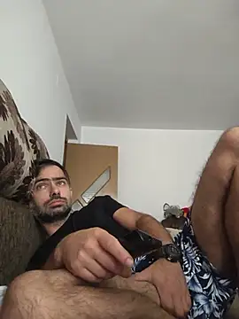 andreiiiii2025 Adlı Modelin Canlı XXX Sohbeti