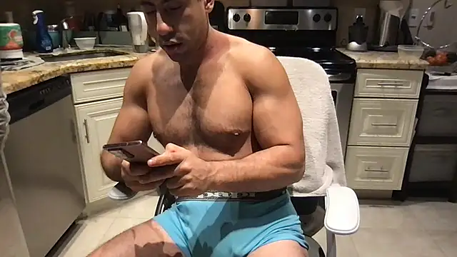צ'אט XXX בשידור חי של BigGuyMuscle