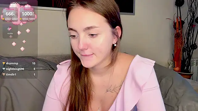 Chat +18 de LoraDavi ao vivo