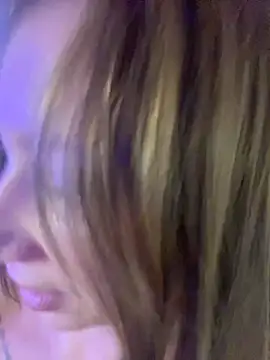 AlexaVee_ élő XXX-chatje