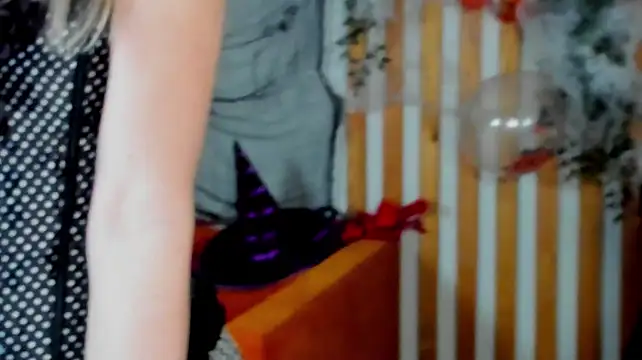 ElaraVoltage's Live XXX Chat