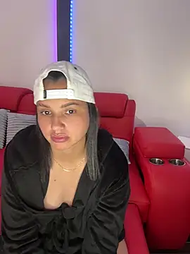 Agatha_Atenea11 Adlı Modelin Canlı XXX Sohbeti