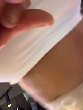 Chatroom XXX en direct de F3ckd0lllucy