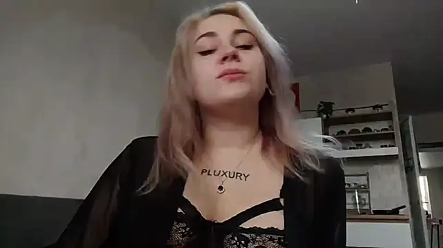 IsaWhitton live XXX chat