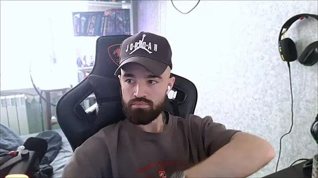 _Serious_Man live XXX chat