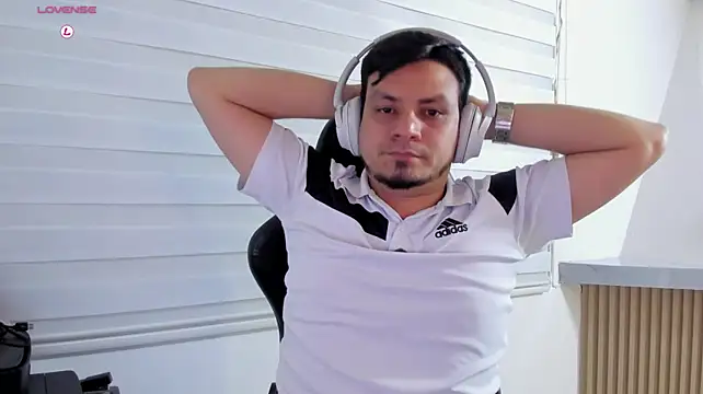 XXX chat uživo modela Rick_Adams