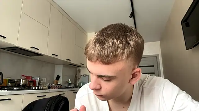 XXX chat uživo modela SoloFury