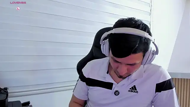 Chat +18 de Rick_Adams ao vivo