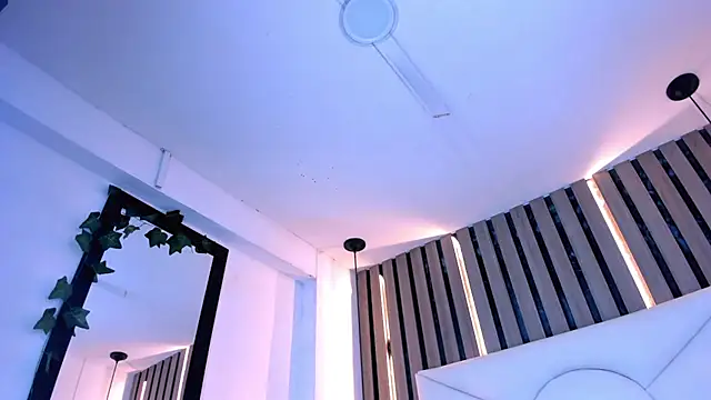 Онлайн чат XXX MiaRaven_