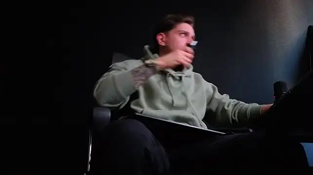 FelixStarkk live XXX chat