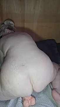 צ'אט XXX בשידור חי של Bella_Squirts