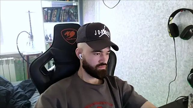 _Serious_Man live XXX chat