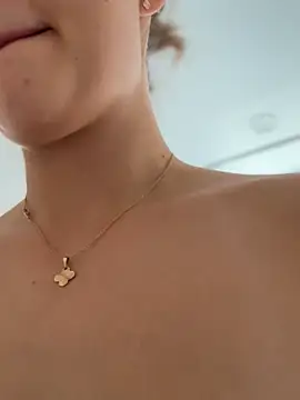 OneInaMILLION-- Live XXX Chat