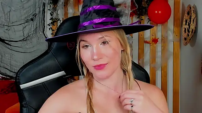 ElaraVoltage XXX чат на живо