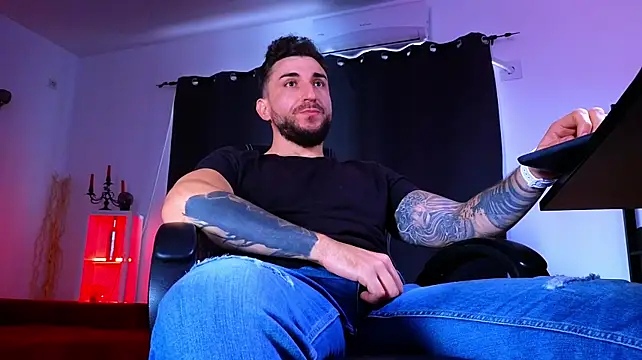 MightyAaron66 live XXX chat