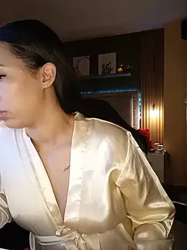 SallyWhitee 现场XXX聊天