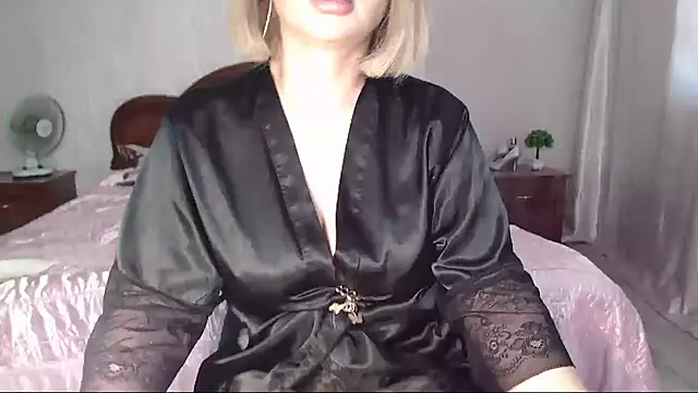 Batari Adlı Modelin Canlı XXX Sohbeti