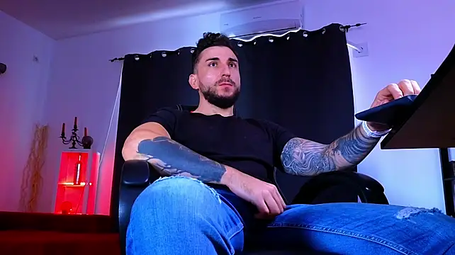 MightyAaron66 live XXX chat