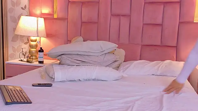 Chat +18 de MelaniaFoster ao vivo