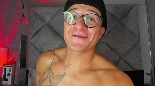 Chat XXX ao vivo de Hassbyd