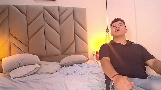 AxelandVioleta 라이브 XXX 채팅