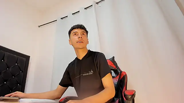 MaxLeons 现场XXX聊天