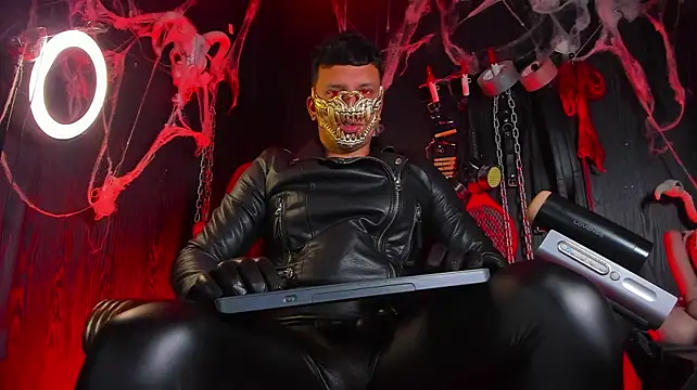 Master_Connor_BDSM – Naživo XXX chat