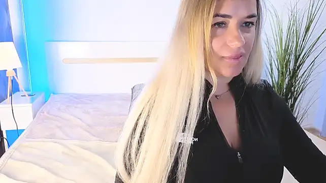 JuicyMillena Adlı Modelin Canlı XXX Sohbeti