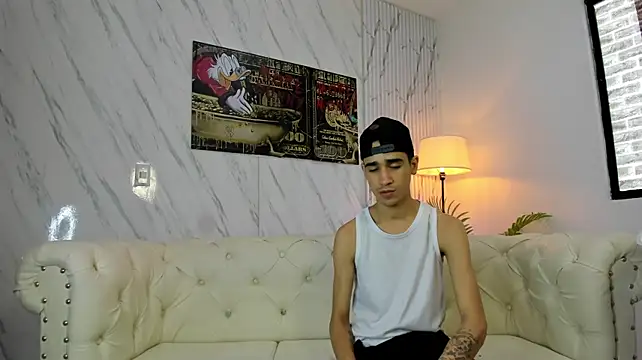 COOL_BOYS2 Chat XXX in diretta