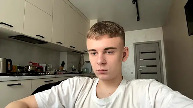 SoloFury 라이브 XXX 채팅